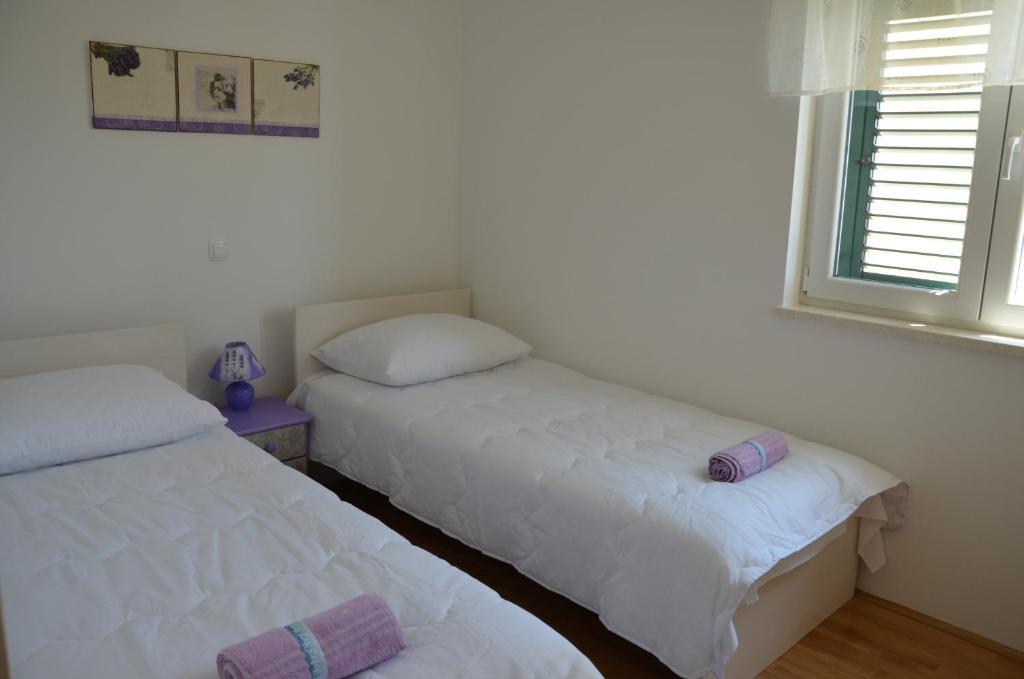 Villa Fortudor Milna  Quarto foto